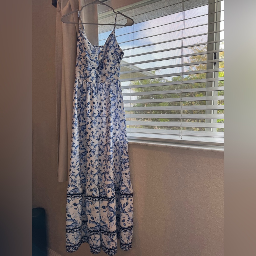 Elegant Blue and White Floral Maxi Dress